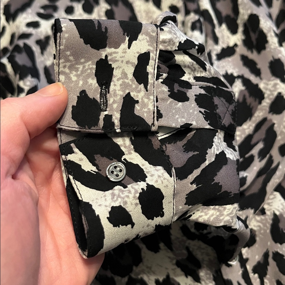 NWOT JOIE Hanelle 100% silk leopard print long sleeve button down blouse small - Picture 8 of 10